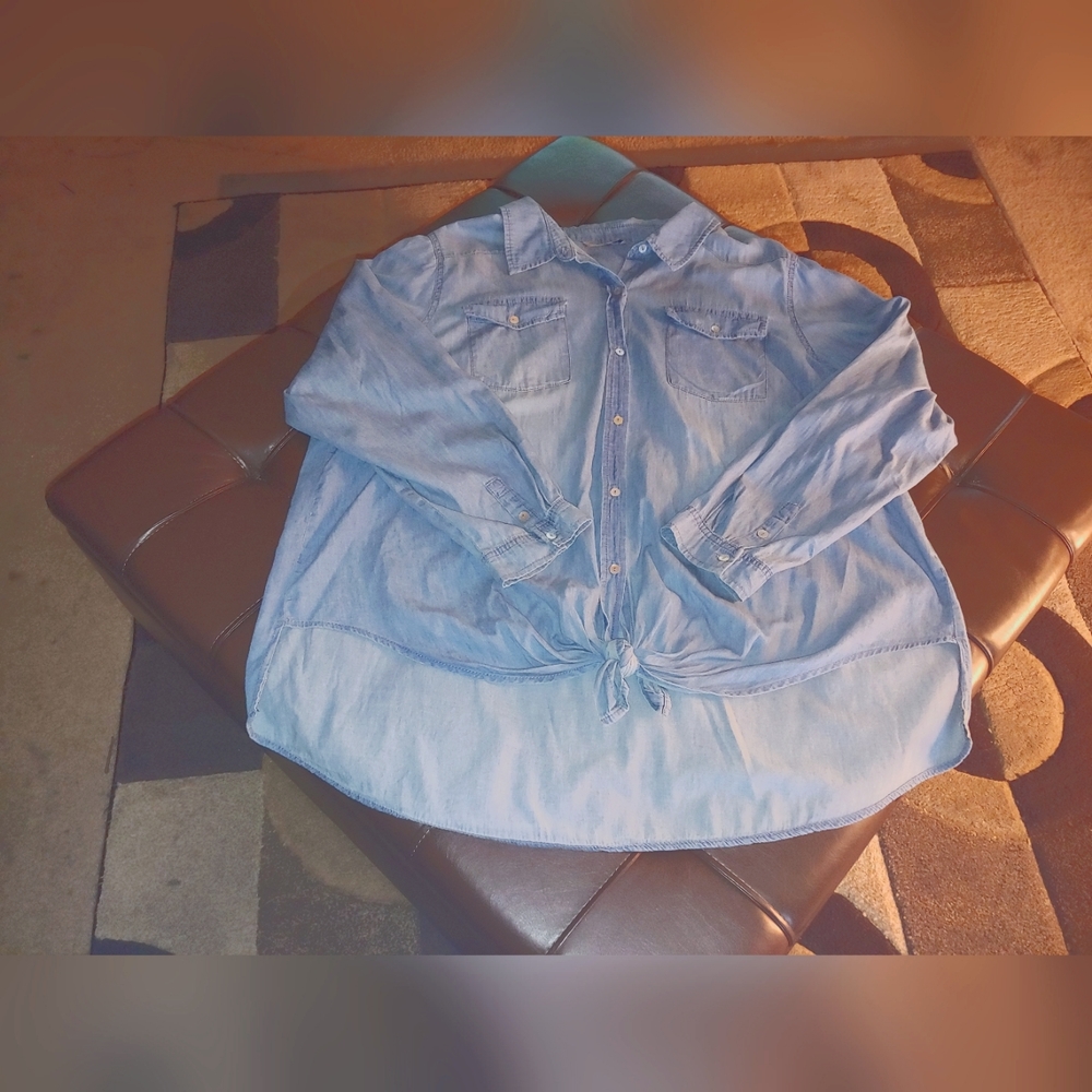 Blue jean. Oversized Shirt with a  tie front..Size:3XL ture to size Rainbowshop